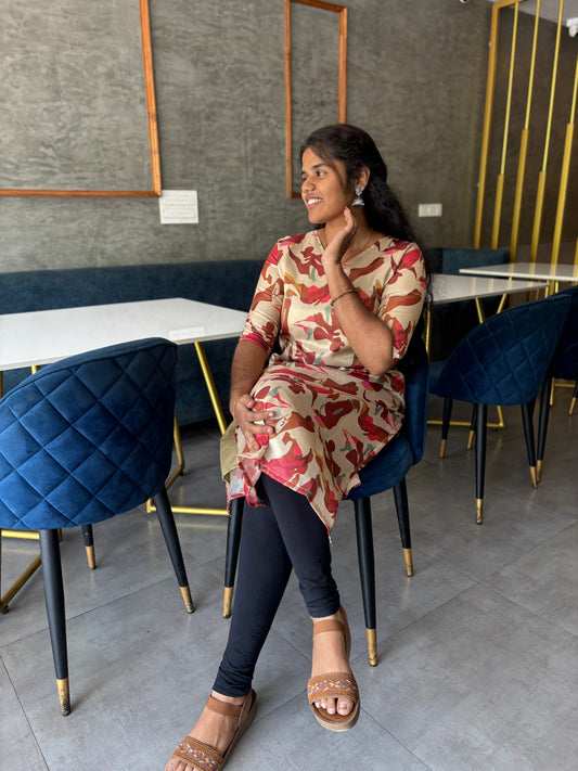 CD028 β Elegant Beige-Red Shimmer Silk Kurti