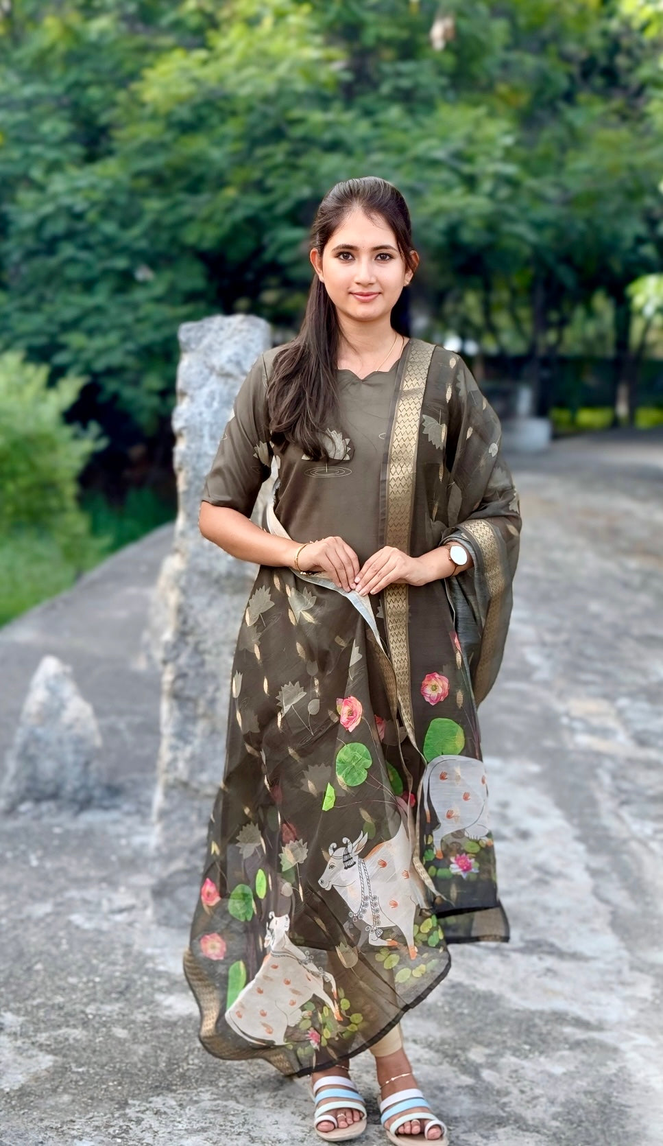 CD2P07 – Lotus Grace Semi Banarasi Silk Set