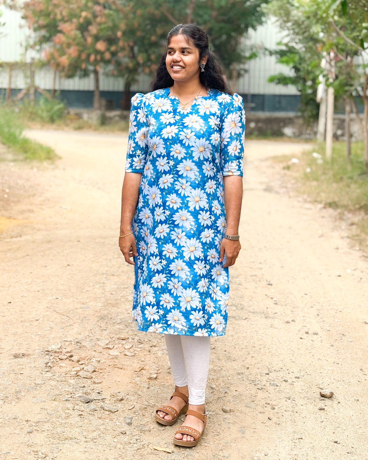 CD008 – Chic Daisy Delight Cambric Cotton Kurti