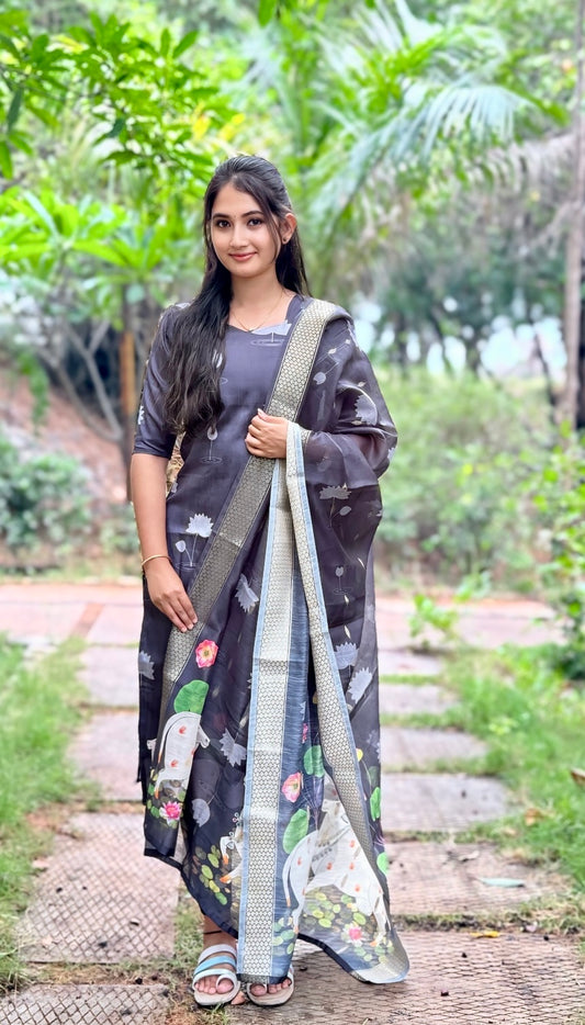 CD2P02 – Semi Banarasi Silk Set